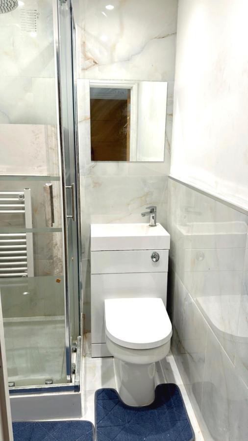 7 Venus Road Room 1 London Exterior photo